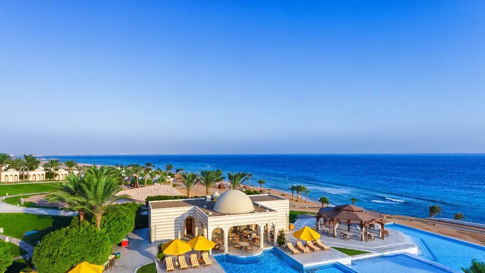 Excursions from Sahl-Hasheesh